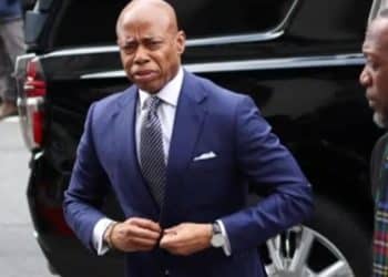 Judge weighs DOJ motion to drop corruption case against NYC Mayor Eric Adams