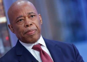 Justice Department struggles to find prosecutor who is willing to drop Eric Adams’ case