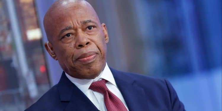 Justice Department struggles to find prosecutor who is willing to drop Eric Adams’ case