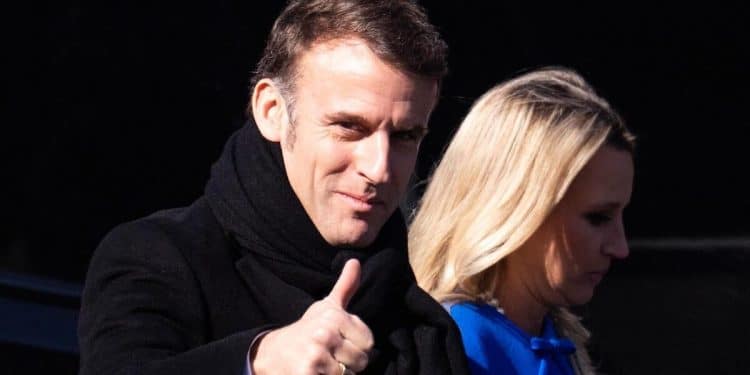 Macron joins G7 call from the White House