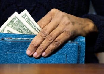 Most Americans say income is not keeping up with inflation, CBS News poll finds