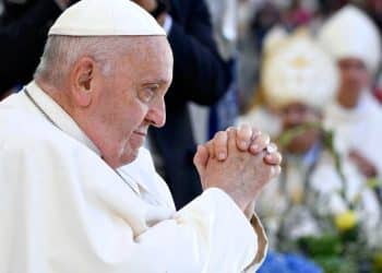 Pope Francis carries out some Vatican work while hospitalized