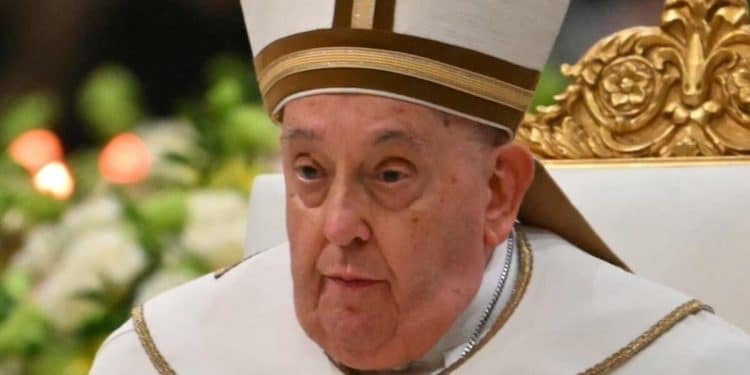 Pope Francis continues to improve, but doctors not changing prognosis, Vatican says