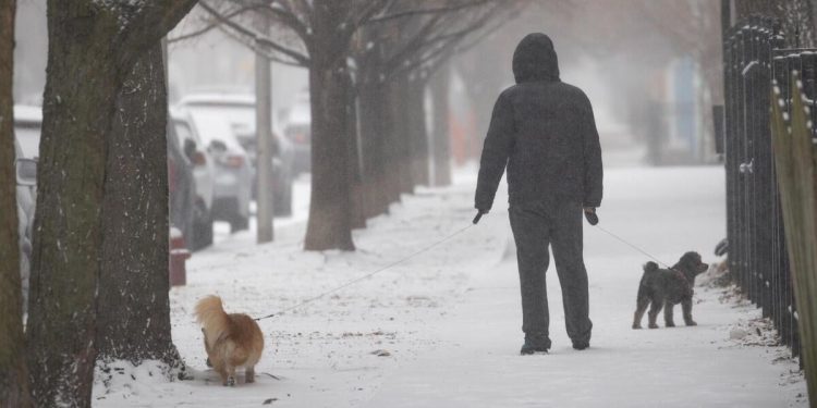 Snow slams parts of the U.S.