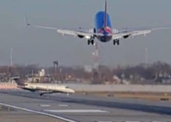 Southwest Airlines plane aborts landing to avoid collision on Chicago runway