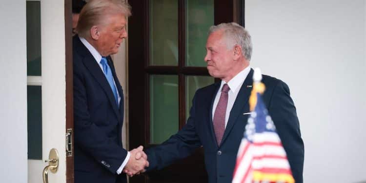 Trump meets with king of Jordan amid growing tensions