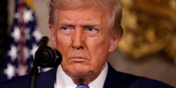 Trump signs executive order to give White House power over regulatory agencies