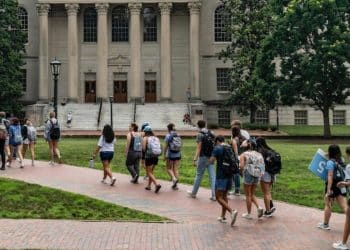 U.S. population is aging and heading towards a demographic cliff