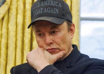 White House pressed on email to federal employees, DOGE leadership