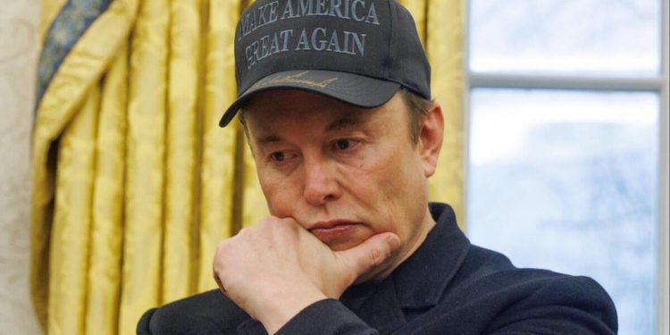 White House pressed on email to federal employees, DOGE leadership