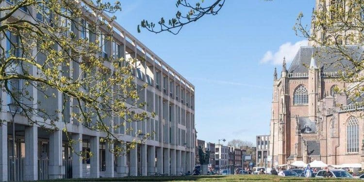 Family members convicted of fatally stabbing woman in “honor killing”