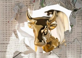 Are gold stocks a smart investment now? Experts weigh in