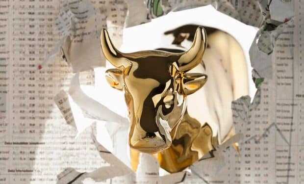 Are gold stocks a smart investment now? Experts weigh in