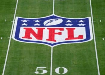 Who is favored to win the 2025 Super Bowl between the Chiefs and Eagles?