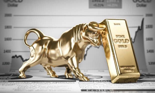 Gold prices inch closer to $3,000: 3 reasons to invest now