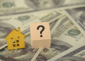 $100,000 home equity loan vs. $100,000 HELOC: Which is better for 2025?