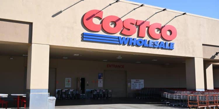 Costco, Teamsters reach tentative contract agreement and avoid strike