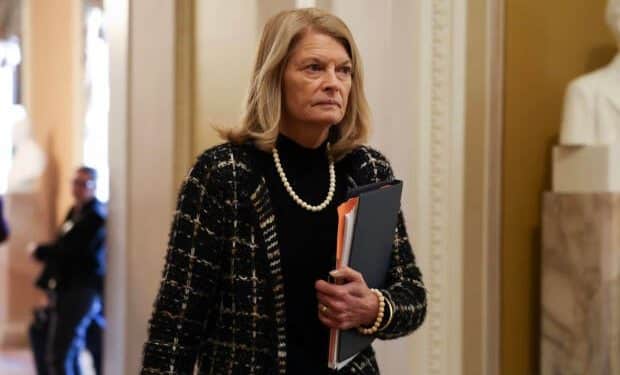 Murkowski urges Congress to “stand up” to Trump if he withholds funding