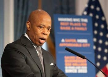 DOJ tells prosecutors to drop case against NYC Mayor Eric Adams