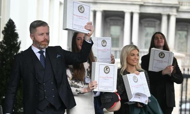 Right-wing influencers get binders labeled “The Epstein Files,” downplay contents