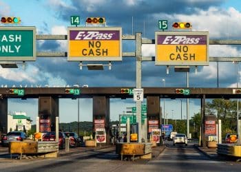 Unpaid toll texts are part of a con, fed and state officials warn