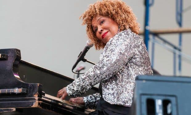 Roberta Flack, Grammy-winning singer, dies at age 88