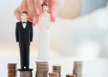 Experts on how financial secrets can cause trust to be broken in relationships