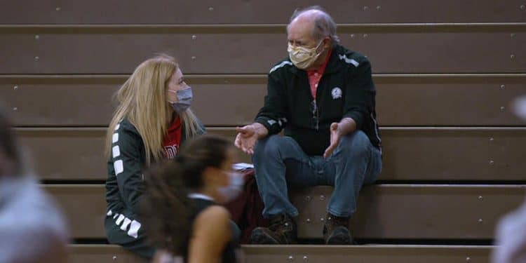 Sportswriter Dave Kindred: “Kindred in the Bleachers” | 60 Minutes Archive