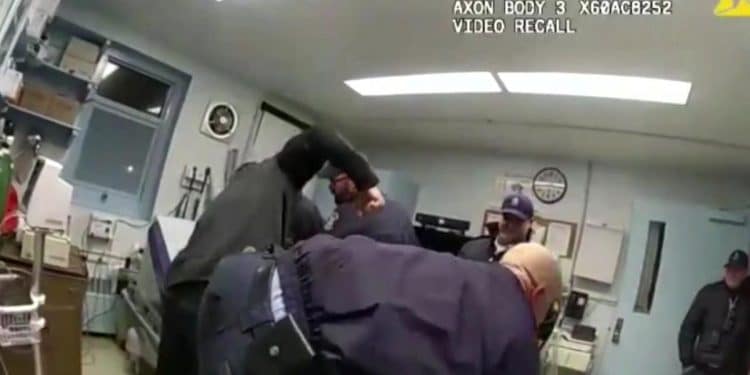 Officers in Robert Brooks Sr. beating charged with murder, Hochul says