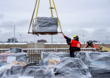 U.S. Coast Guard ships offload $275 million worth of cocaine