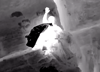 Video shows rescue of father, son from narrow Utah cliffside