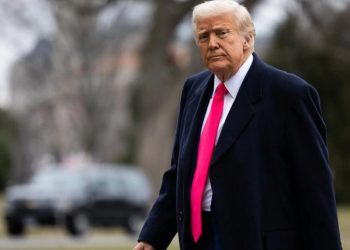 Federal agencies face pressure to cut jobs as employees weigh buyout offers