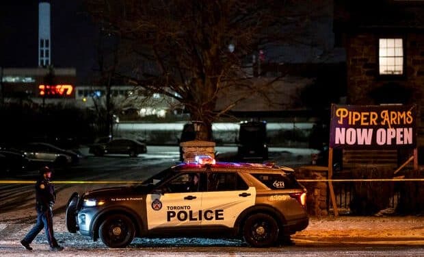 3 men randomly shoot at customers in Toronto pub, wounding 12