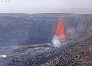 Hawaii’s Kilauea volcano spews lava fountains 700 feet high