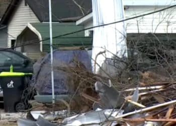At least 2 dead in Mississippi after severe storms roll through South