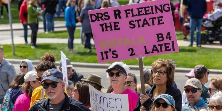DOJ moves to drop lawsuit against Idaho over strict abortion ban