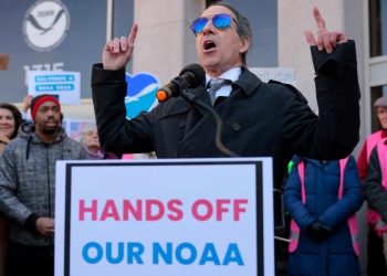 NOAA workers protest as job cuts continue