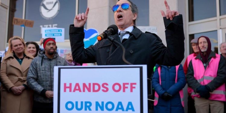 NOAA workers protest as job cuts continue
