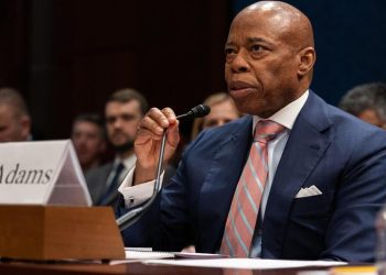 NYC Mayor Eric Adams highlights crime drop in opening statement at “sanctuary cities” hearing