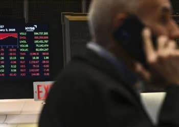 Reporter’s Notebook: Economic warning signs clash with Trump’s address