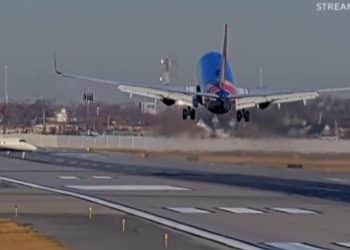 Smoke in plane cabin, close calls raise alarm