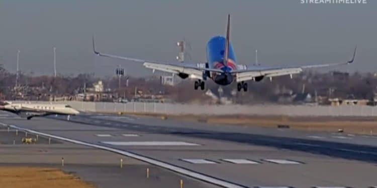 Smoke in plane cabin, close calls raise alarm