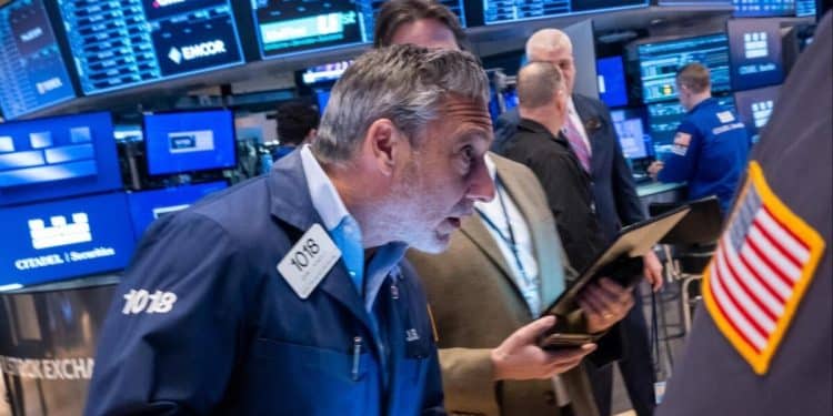 Stocks fall after Trump confirms Mexico, Canada tariffs are set to begin