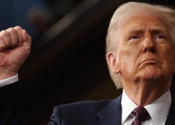 Trump issues “last warning” for Hamas after White House confirms direct talks with group