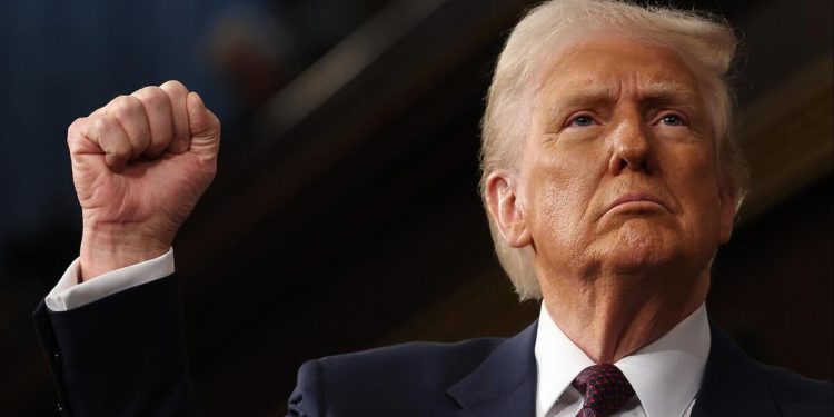 Trump issues “last warning” for Hamas after White House confirms direct talks with group