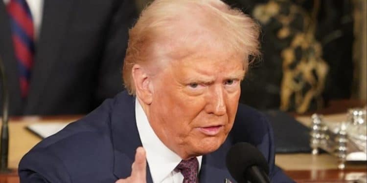 Trump speech watchers give it a thumbs up, CBS News poll finds