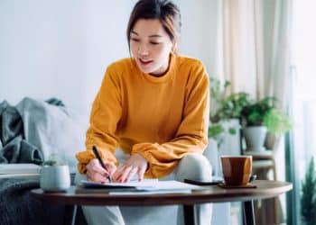 How much does a $200,000 HELOC cost per month in 2025?