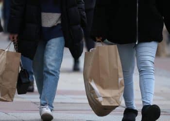 Retail sales in February rose modestly, but were below forecasts