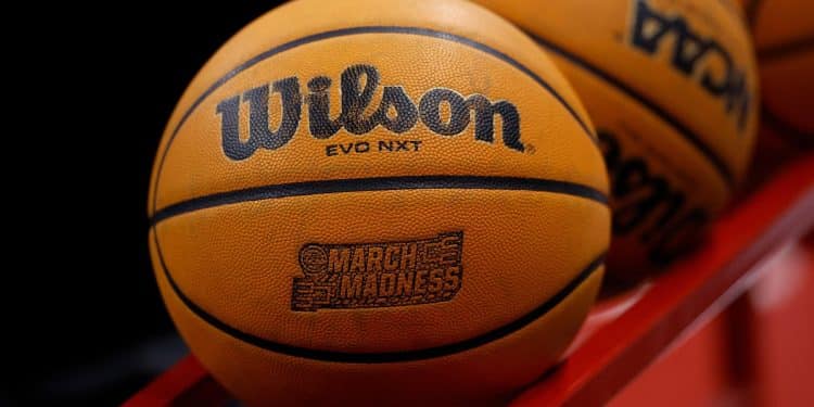 Expert offers tips on how to fill out a March Madness bracket