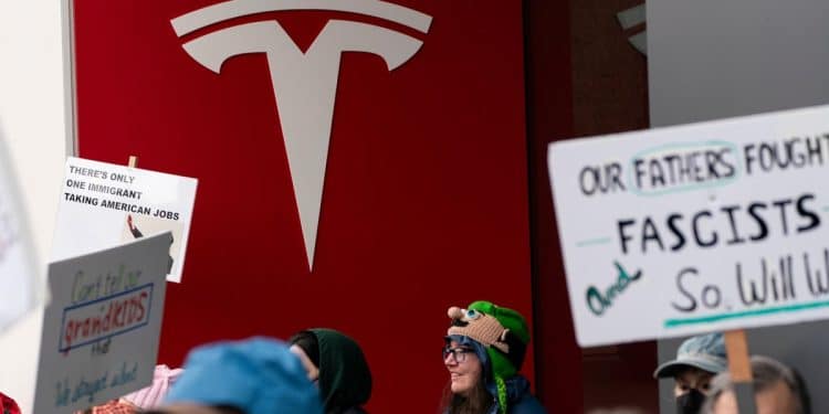 Tesla dealerships targeted as Elon Musk decries “evil attacks”